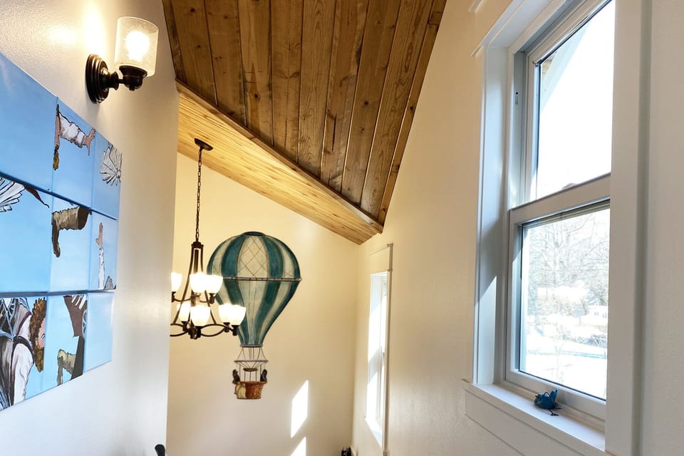 Upper floor stairwell