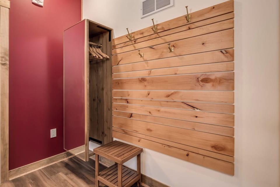 "Located in the heart of historic downtown Prescott, within walking distance of cool antiques, first class dining, epic coffee, legendary pizza and the worlds best liquor store! Review Paul T.