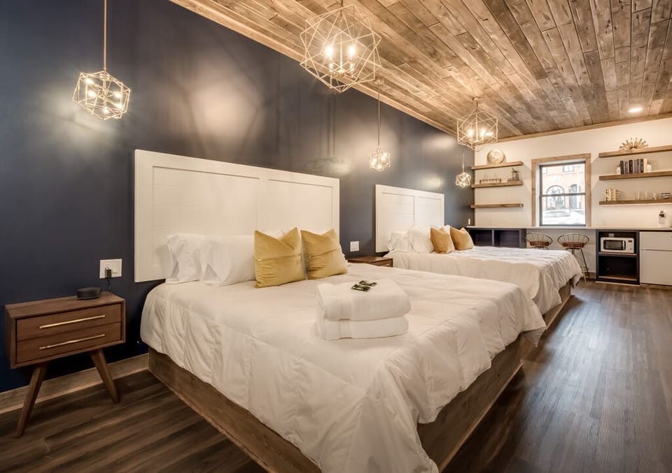 "These accommodations had the best of everything we look for! Great quality in furnishings, conveniences and super, super clean! Perfect location in a quaint river town with friendly people everywhere." Review Steve W.