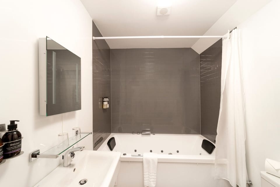 Jr. Highland Suite