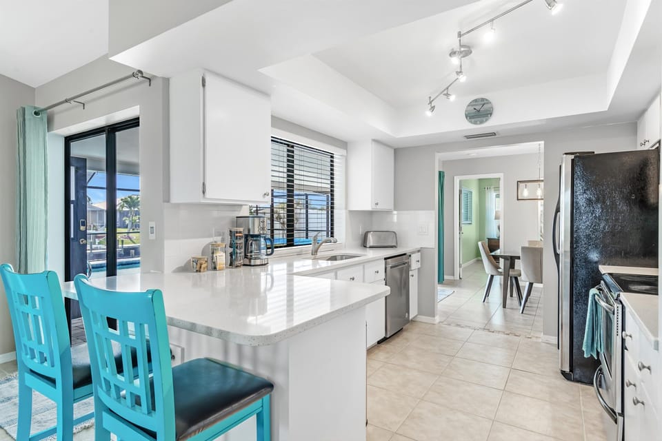 Fully Stocked Kitchen  w/Dishes, Plates, Cookware, Utensils, Coffee Maker, Toaster, Electric Kettle, Towels & More!
