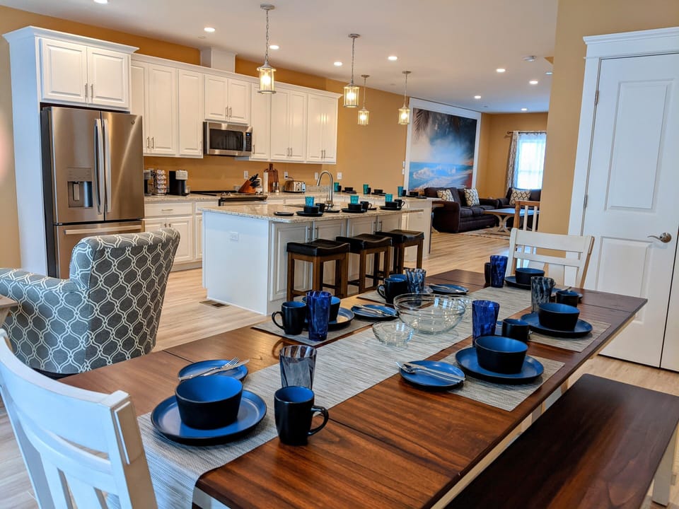 2nd floor dining area to kitchen