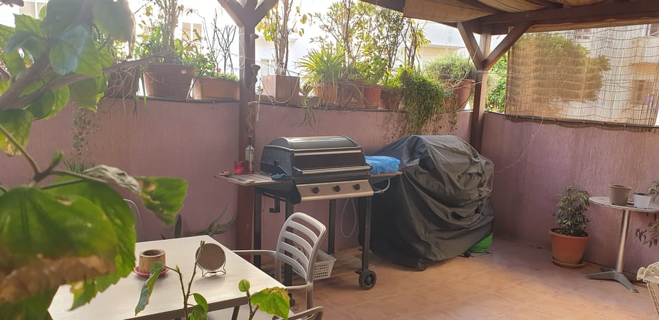 BBQ AREA ......WONDERFULL.