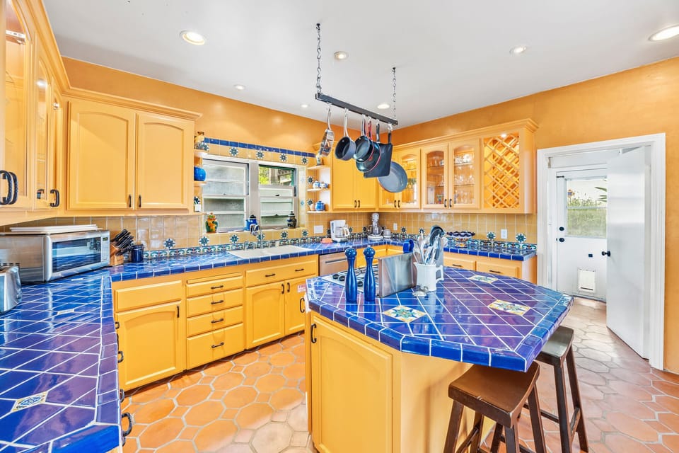 CASAMAR - Kitchen to laundry room