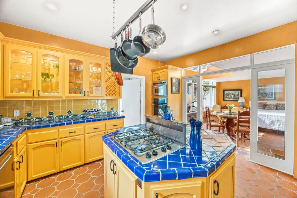 CASAMAR - Kitchen to Solarium