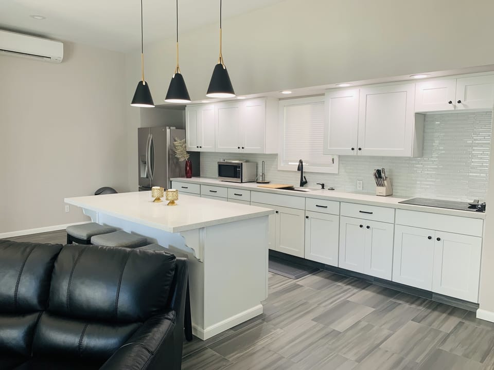 Kitchen equipped with everything you need for a home cooked meal.