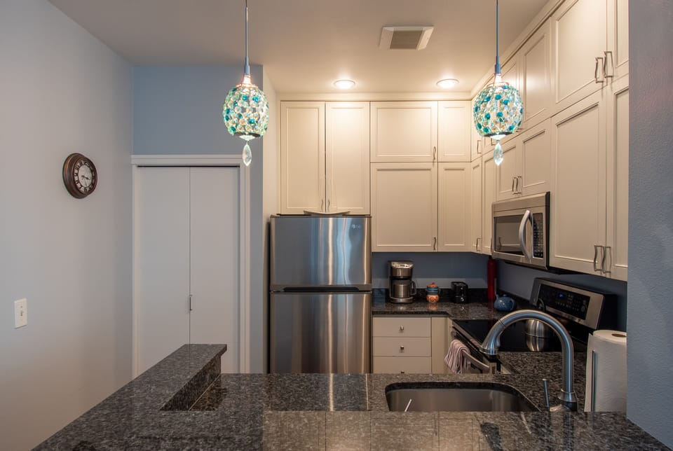 Full Equipped Kitchen 
