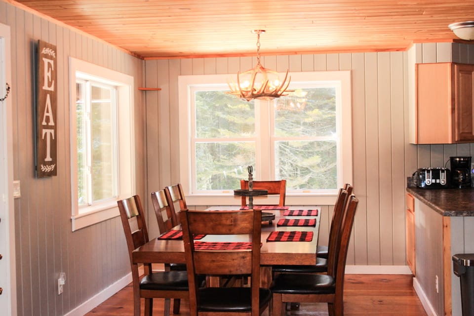 Table seats 8 -sitting area 3 -additional bar seating for 4 adjacent to kitchen