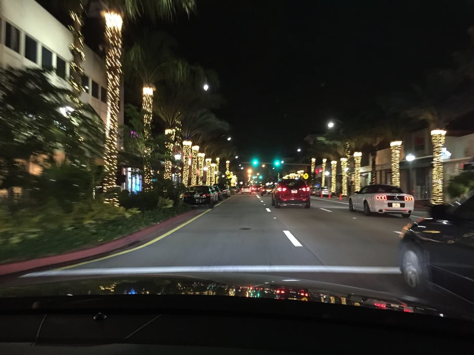 Surfside/Bal 
Harbour !Walk to the beach, pool, Bal Harbour Shops, gym, grocery 