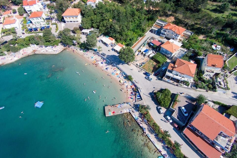 Nearby beaches