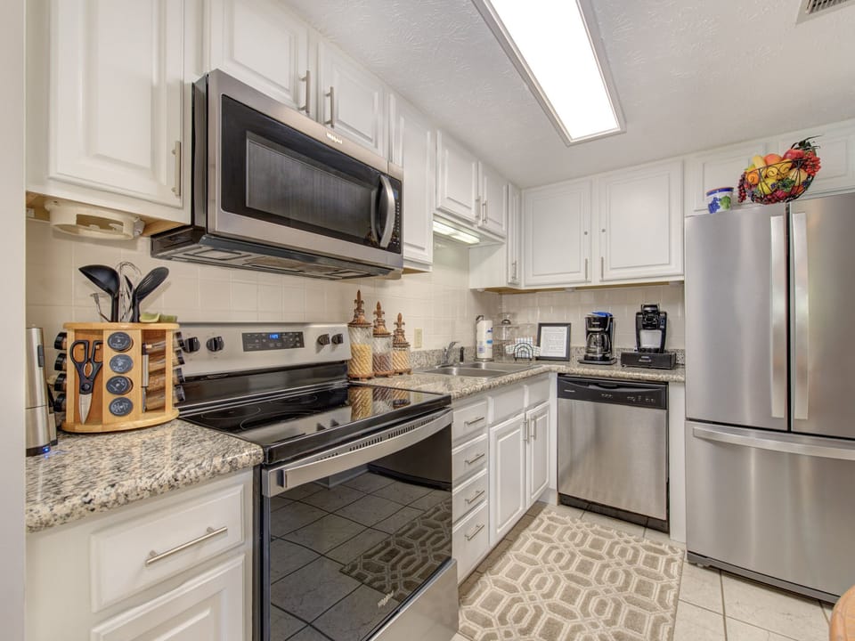 Fully Equipped Kitchen with Stainless Steel Appliances