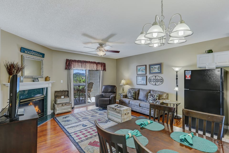 So Much Comfort, All at Your Fingertips! - Switch on the ceiling fan and put a movie on the large HDTV. If you feel like a snack, the kitchen area is just steps away!
