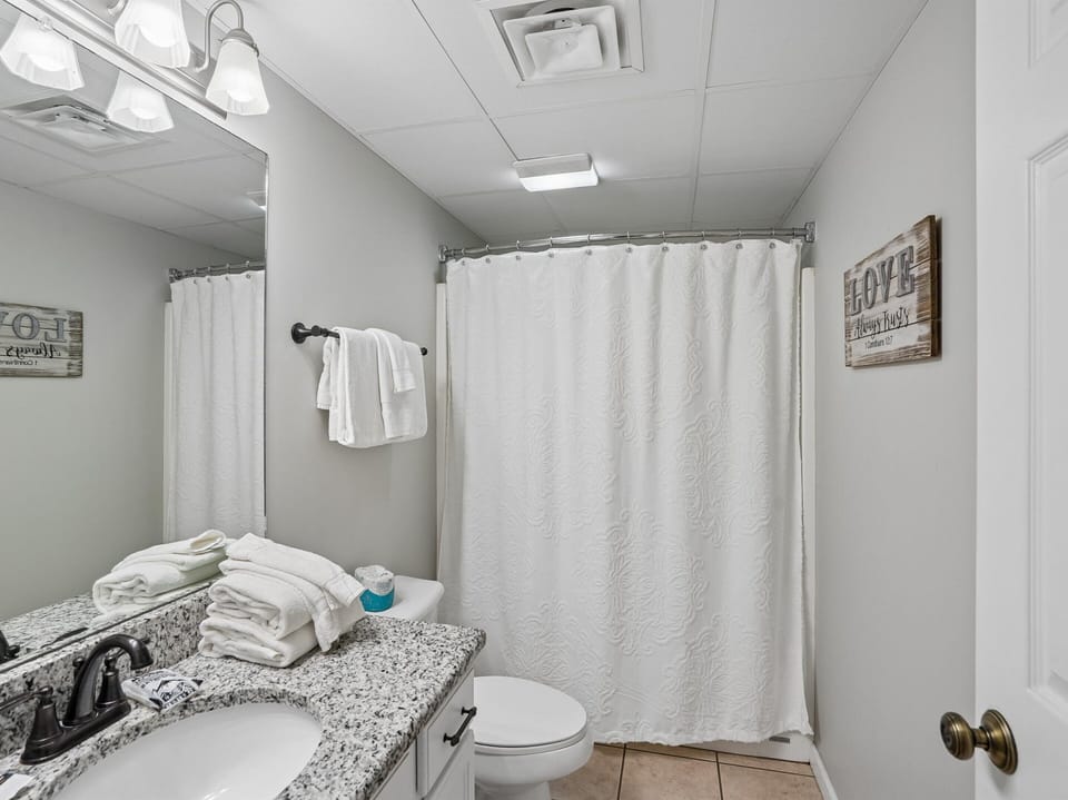 Second Bathroom - Shower/Tub Combo