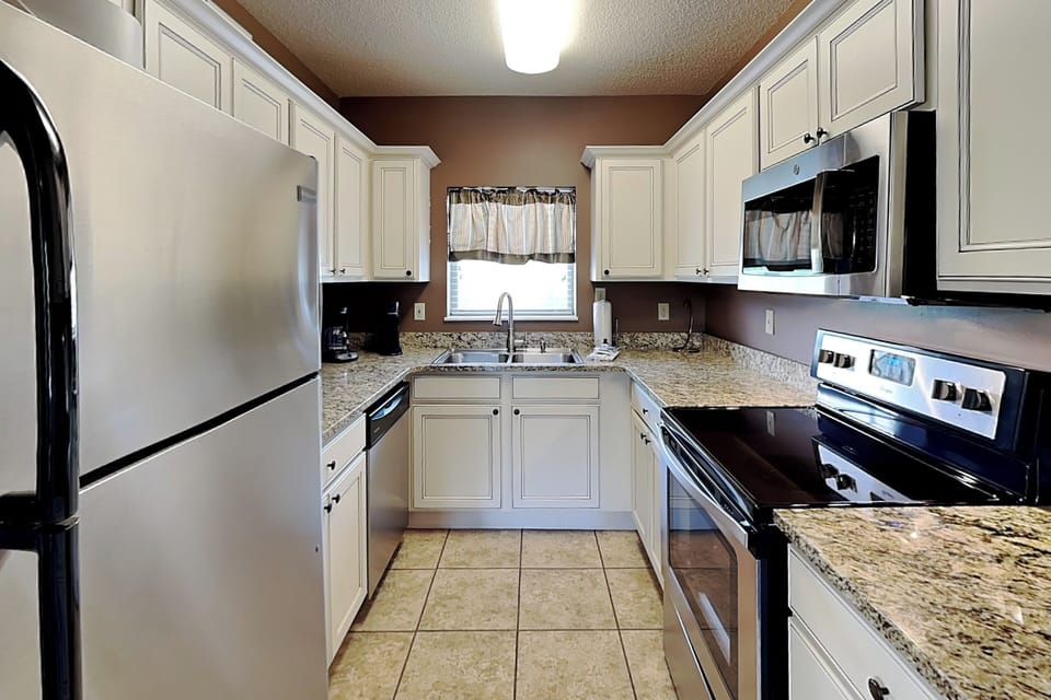 Full Kitchen