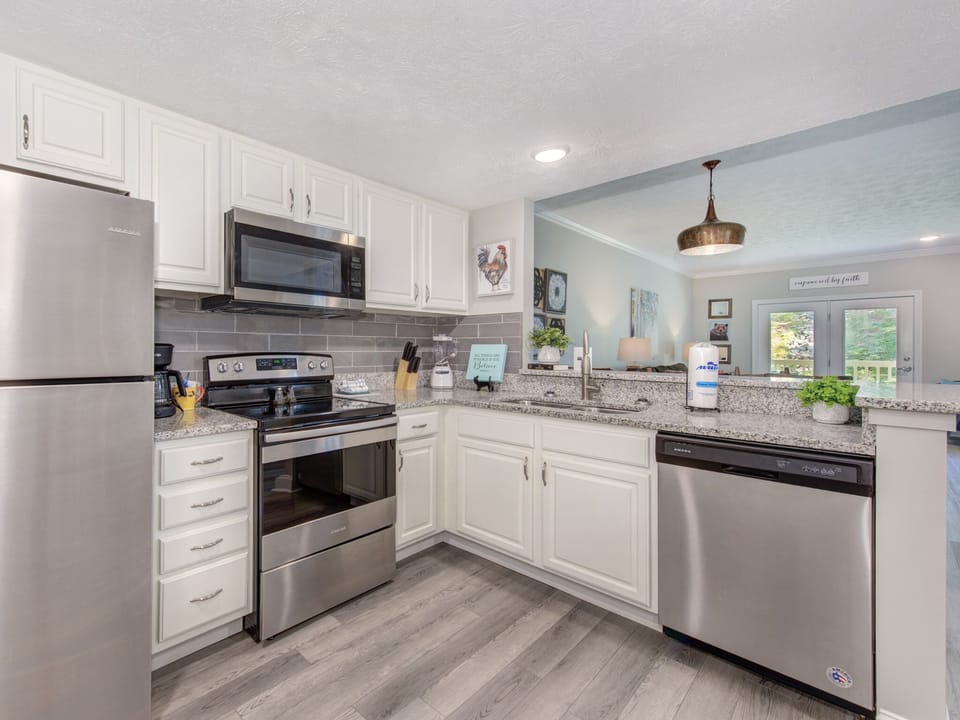 Fully Equipped Kitchen with Stainless Steel Appliances