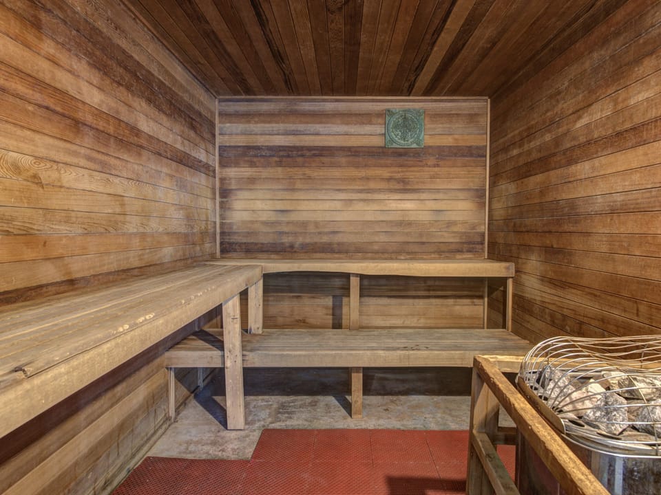Resort Community Sauna