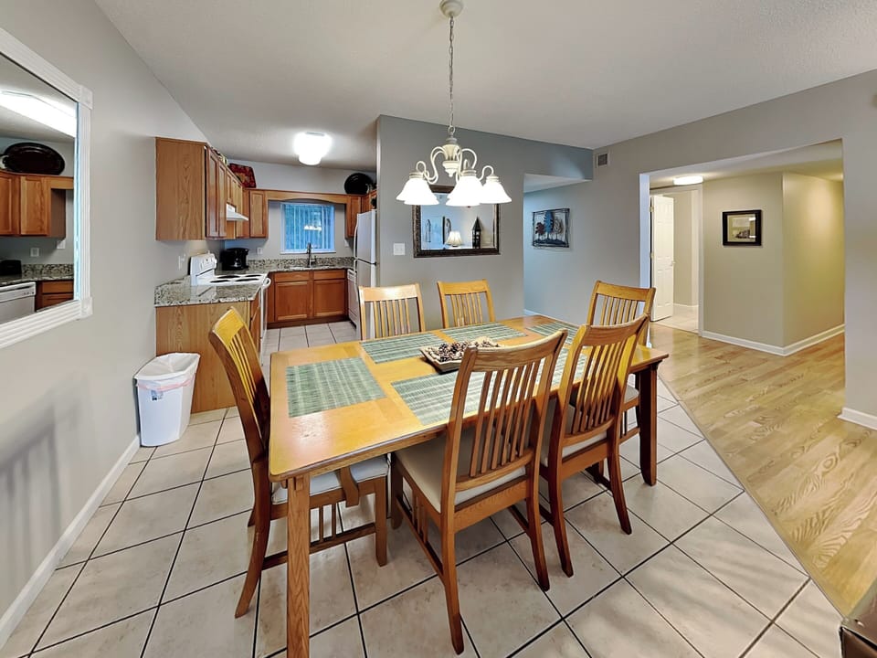 Dining Area - Seating for Eight