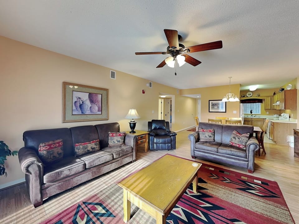 Living Area w. Sleeper Sofa