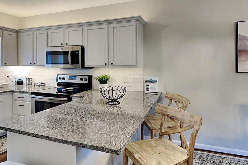 Breakfast Bar, Seating for Two