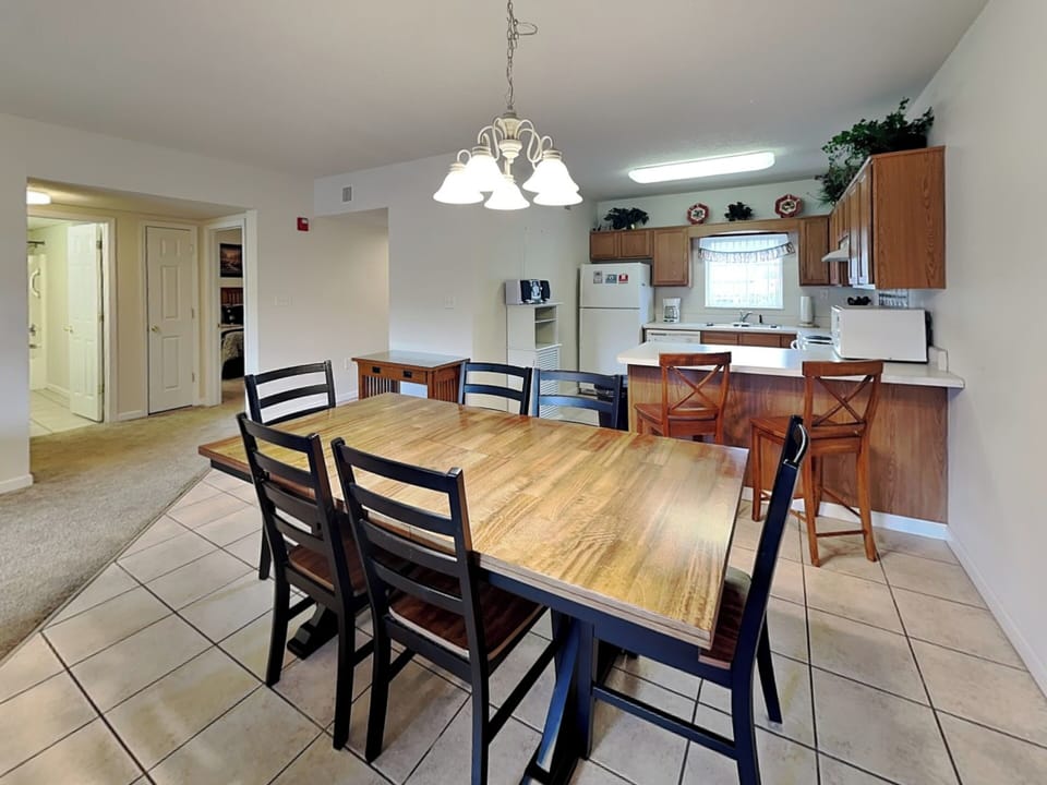 Dining Table with Seating for 6