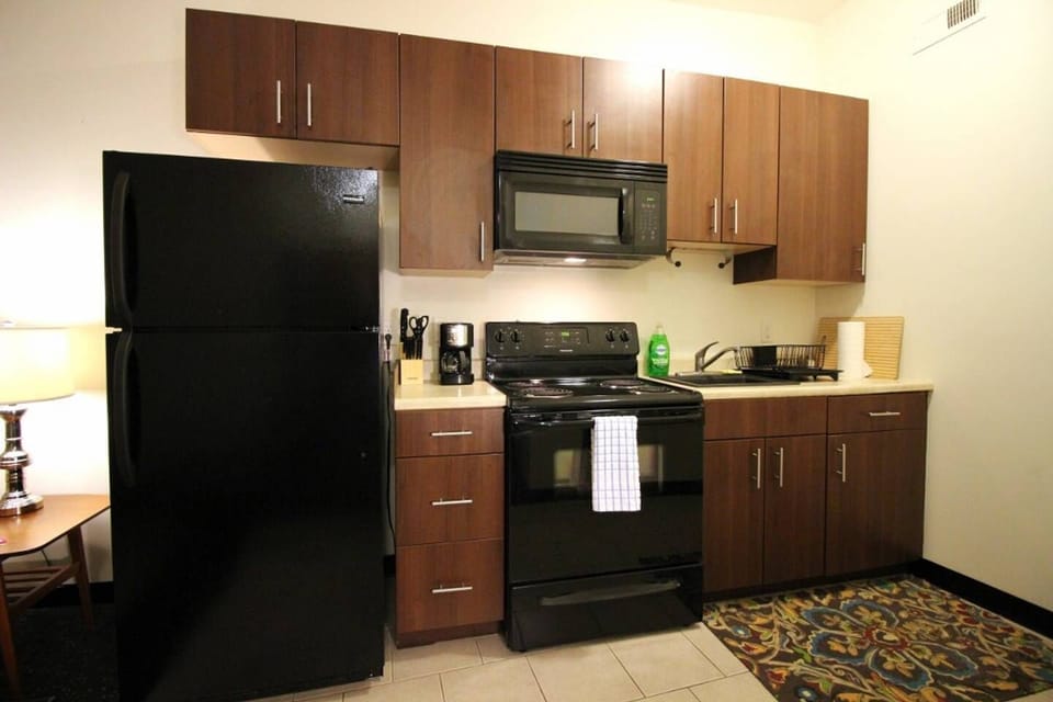 "Full Kitchen - Boston Furnished Rental, Downtown"