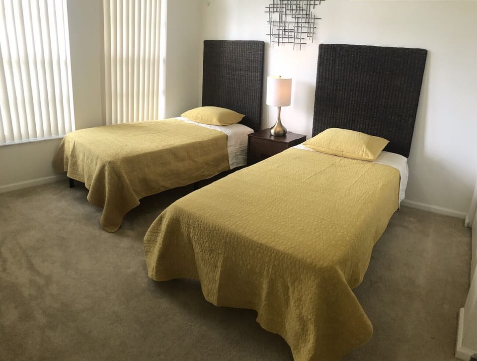 3rd room (2 twins beds) 