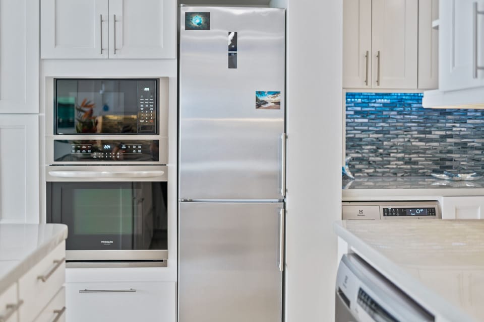 Built in top of the line appliances