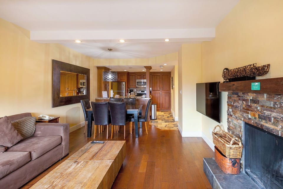 Living / Dining / Kitchen