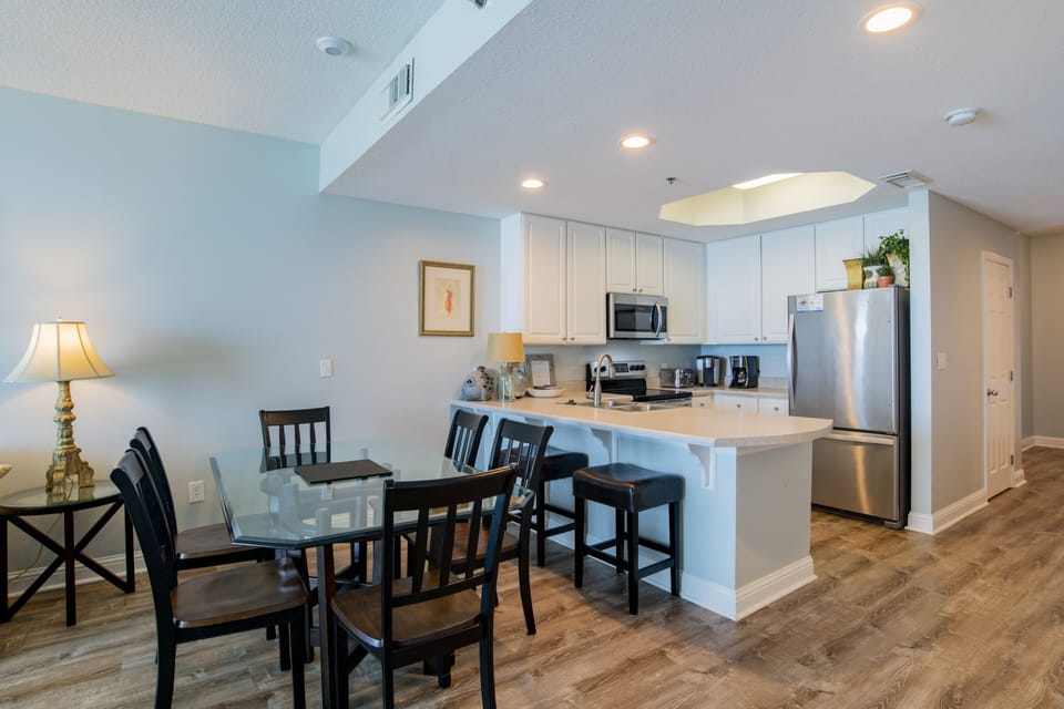 dining table for 6 plus 2 barstools