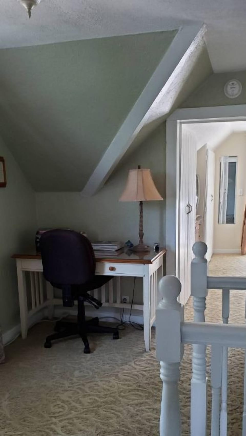 Quiet work station in the landing