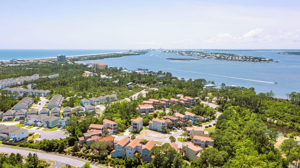 Arborgate Gulf Paradies at 7979 Double Gate Dr by PKRM - Minutes from the beautiful beaches of Perdido Key