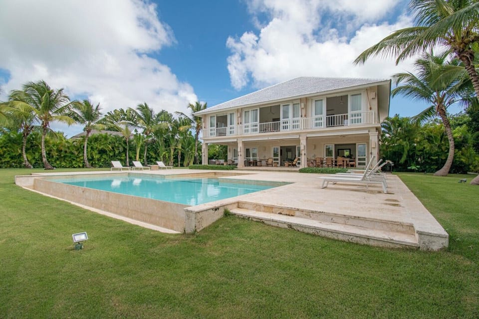 Hacienda A21- Golf-front villa with large spaces situated in luxury beach resort (726)