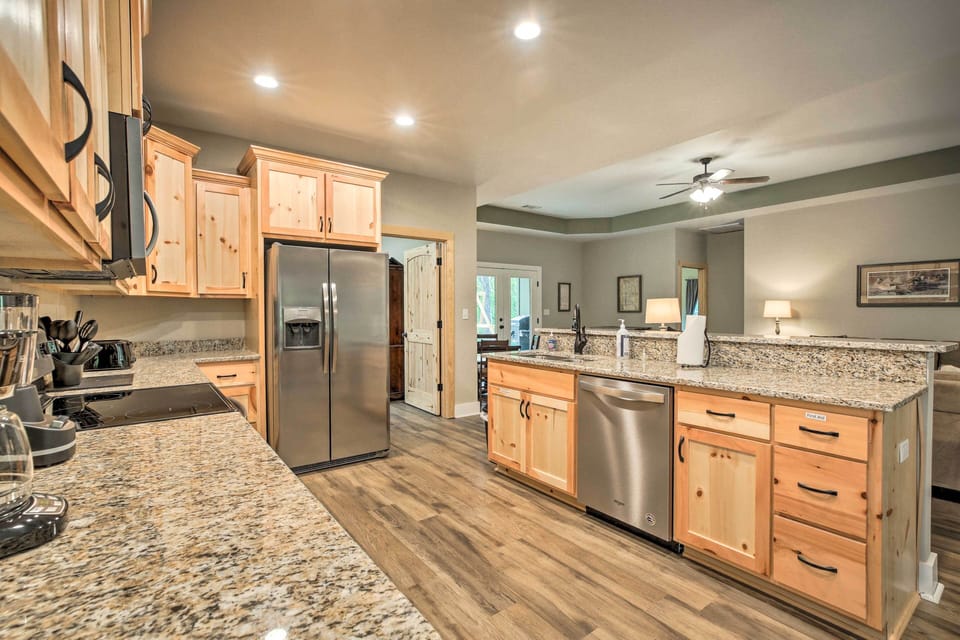 Kitchen | Dishware/Flatware