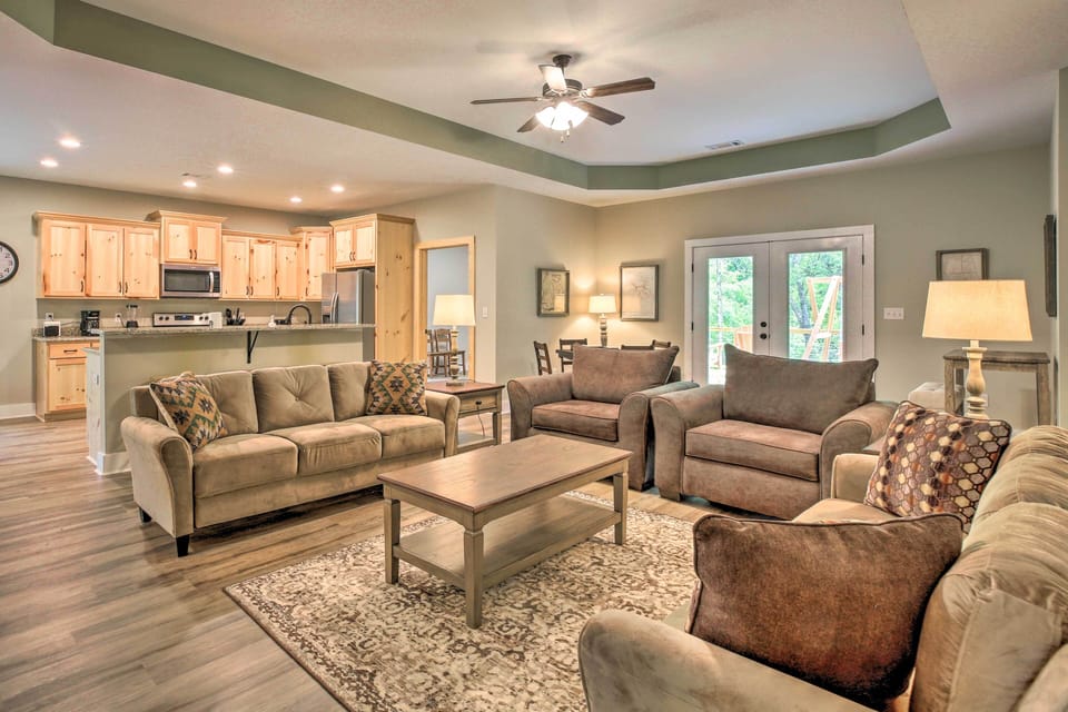 Living Room | Single-Story Home