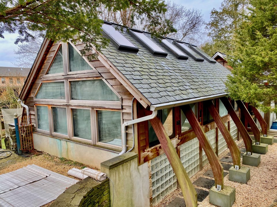 Pool house, exclusive with the rental.