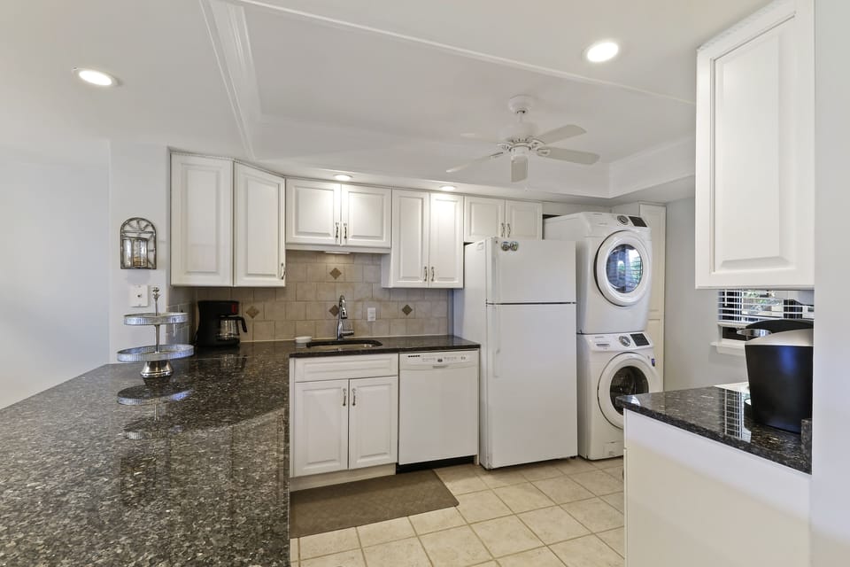 4303 Island Club | Kitchen - 4303 Island Club | Kitchen