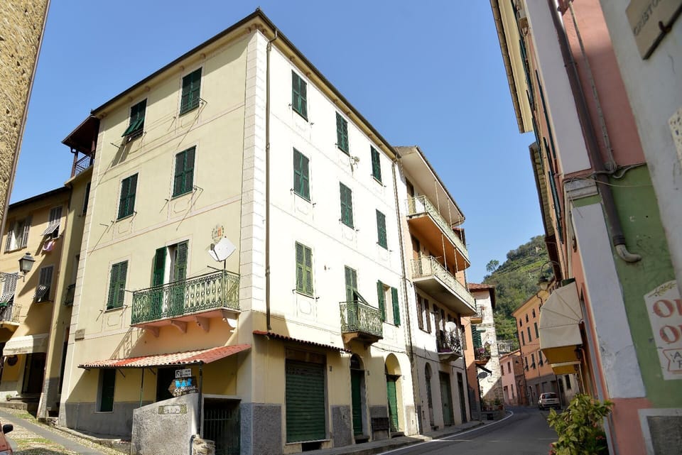 Area that directly surrounds the property