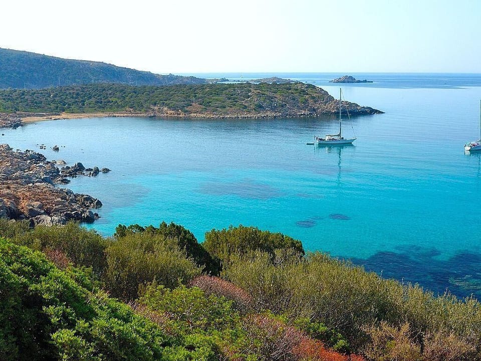 Area that directly surrounds the property. Tuerredda beach