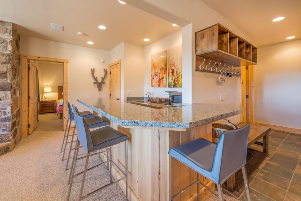 Wet Bar and Wardrobe/Ski Clothes Storage Lower Level