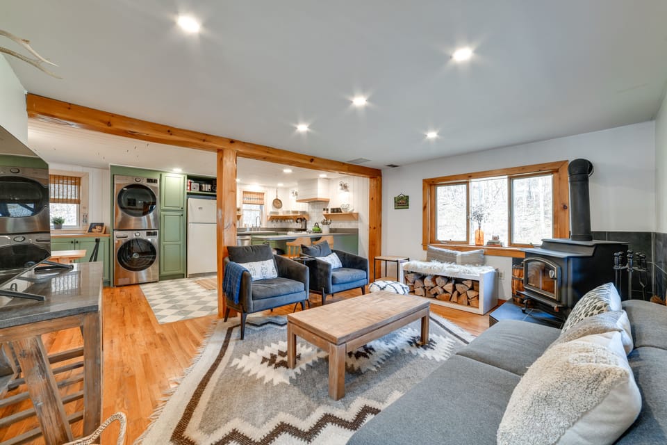 Living Room | Free WiFi | Smart TV