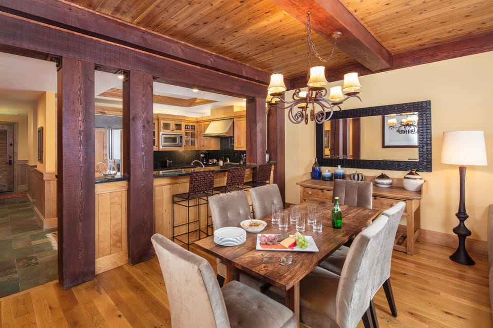 Dining table with seating for 6 along with breakfast bar seating for 3.
