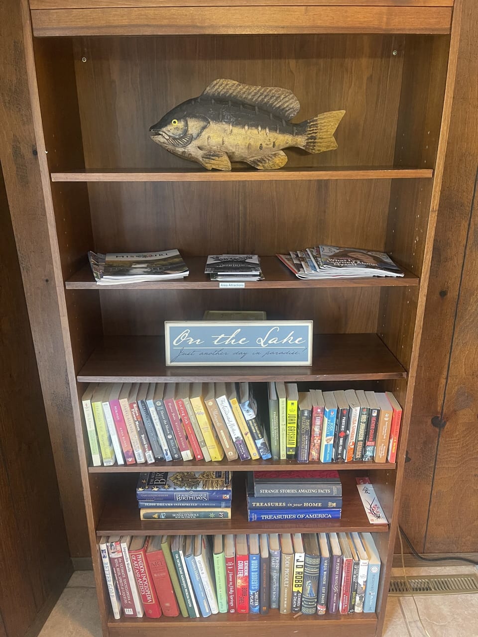 Book nook with local attractions brochures. 