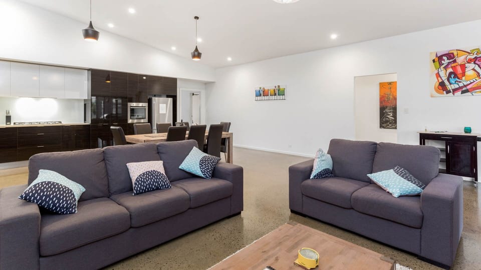 Great Ness - Lounge/Kitchen