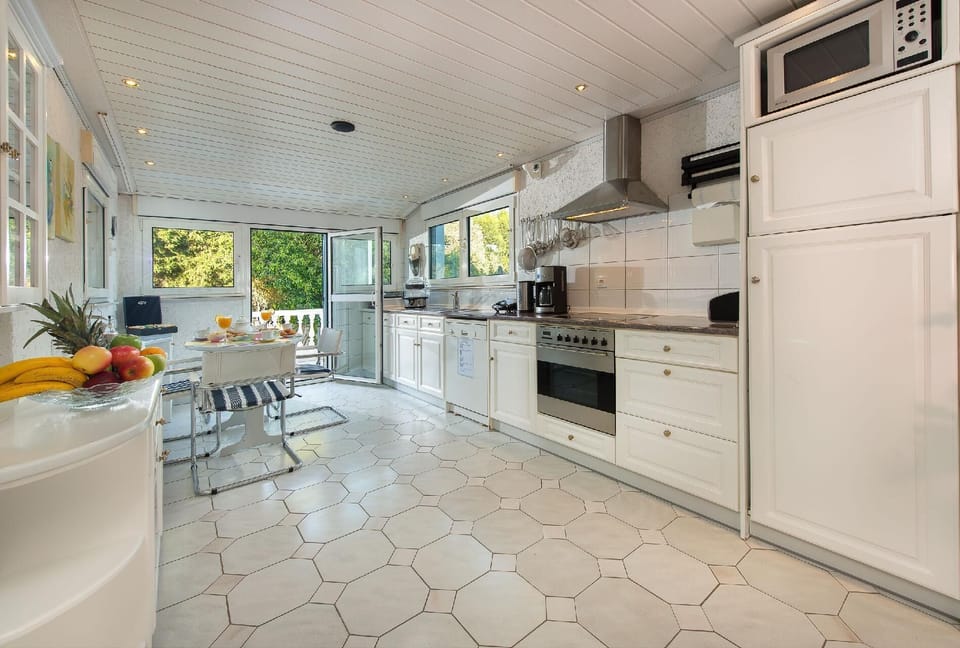 Big full equiped kitchen area