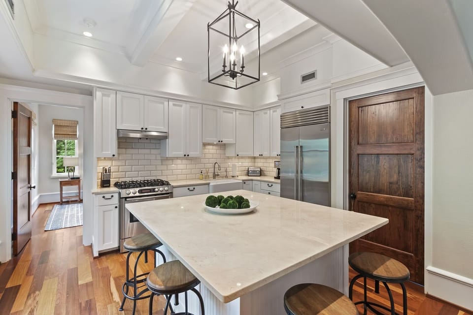 Fully Equipped Gourmet Kitchen