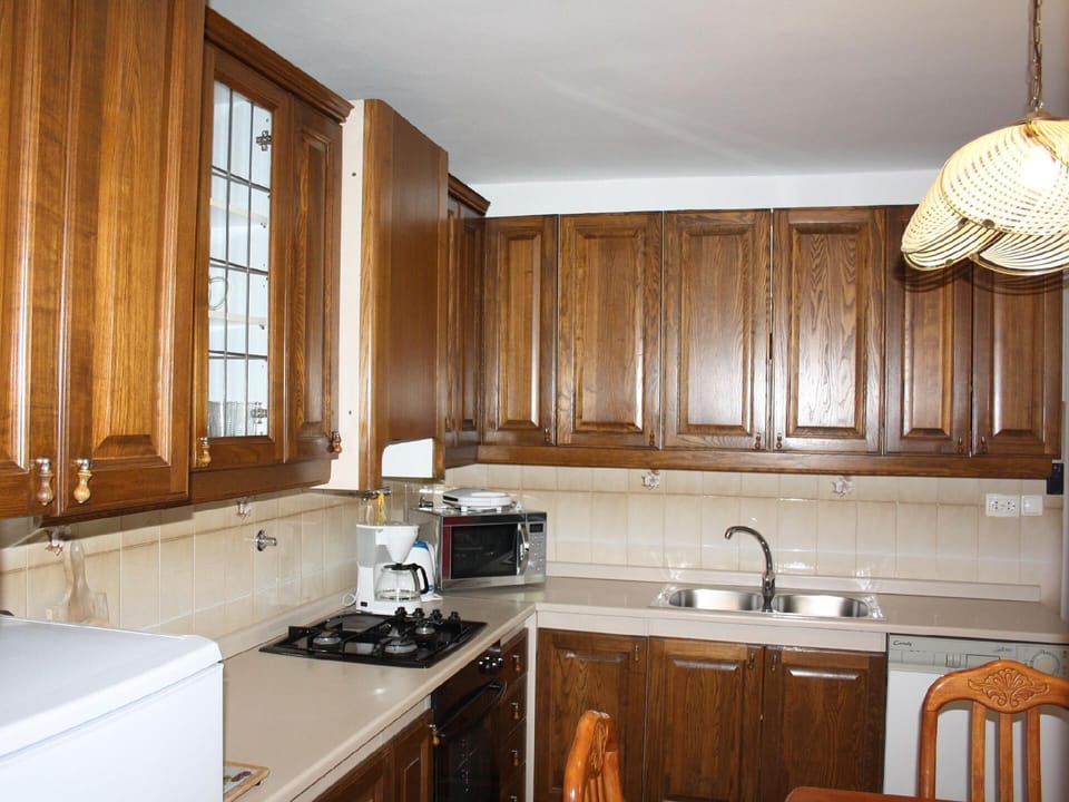 Kitchen area. Fully equipped kitchen area