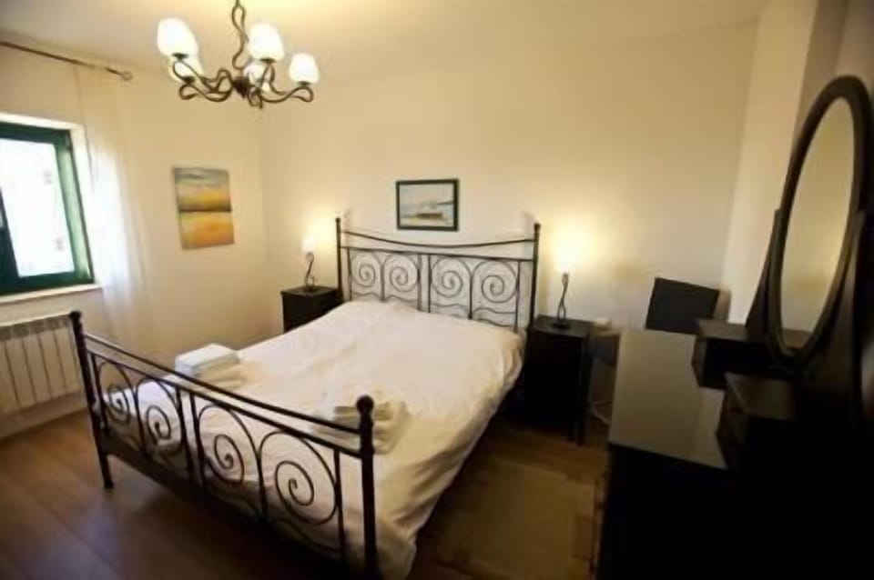 Middle Floor Bedroom