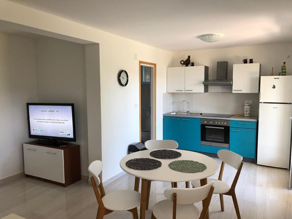 Ground floor kitchen with living room