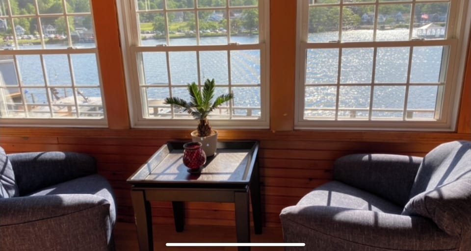 Front row seats to Alton Bay