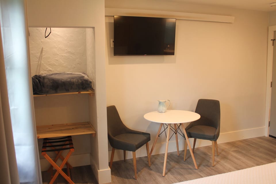 "The Golden Eagle" - Suite 201 with a King Bed, full private bath, A/C, Fridge